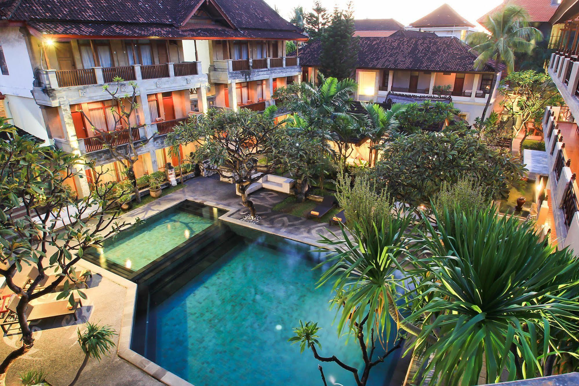 Fourteen Roses Beach Hotel Legian  Exterior photo