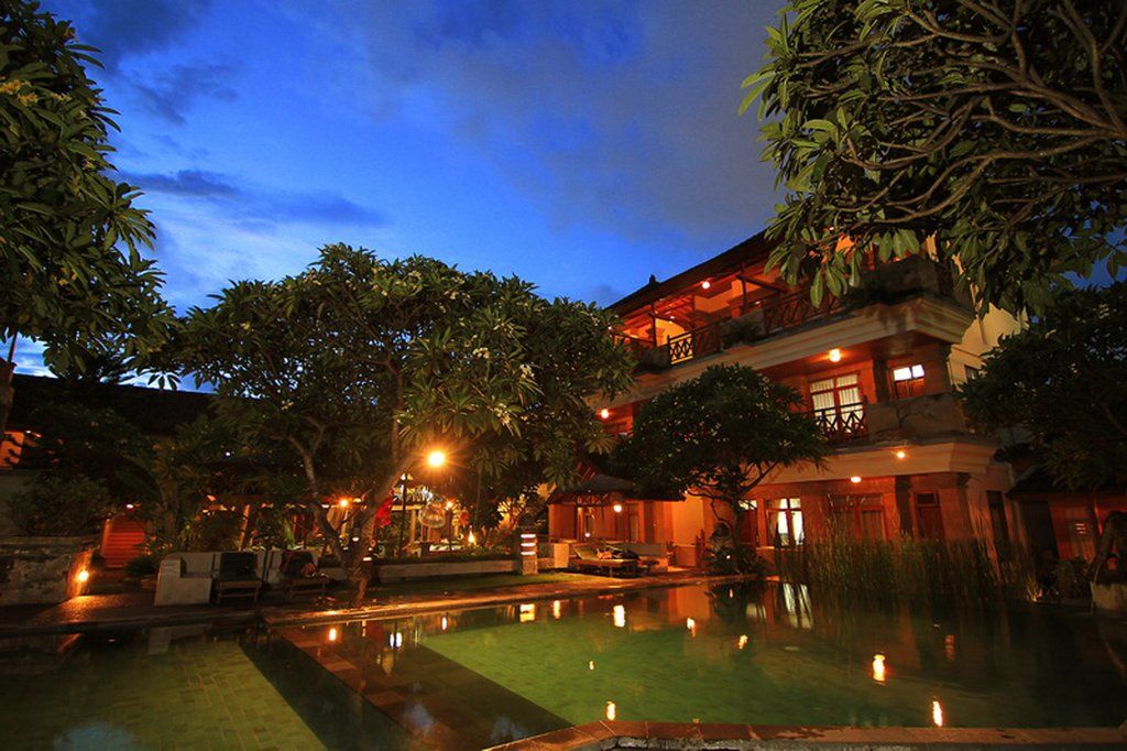 Fourteen Roses Beach Hotel Legian  Exterior photo