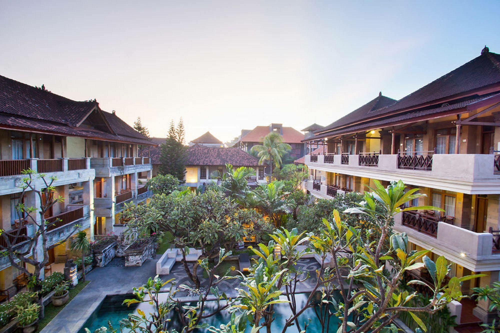 Fourteen Roses Beach Hotel Legian  Exterior photo