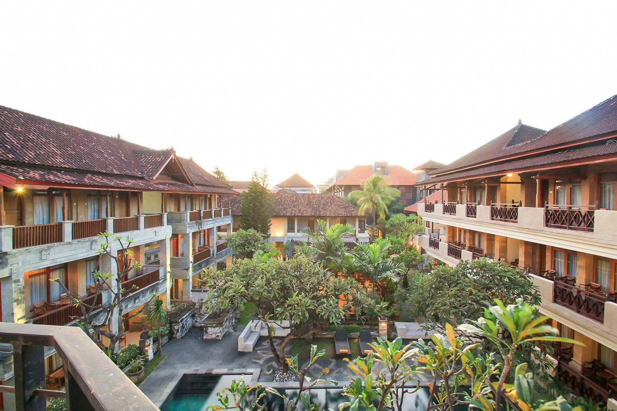 Fourteen Roses Beach Hotel Legian  Exterior photo